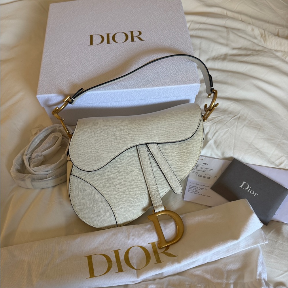 Dior Medium white saddle bag with strap - Picture 4 of 16